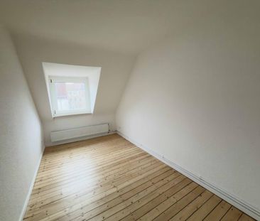 Komplett sanierte 3-Zimmer-Dachgeschosswohnung in Hannover-List zu ... - Photo 4