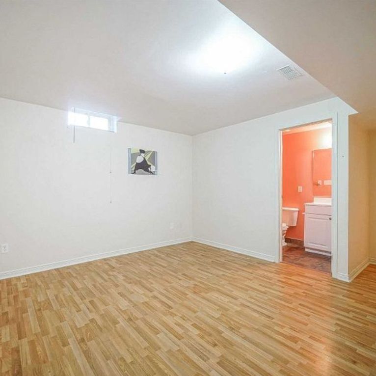 For Lease - 89 Grasslands Avenue, Richmond Hill, Ontario - Photo 1