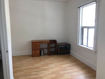 For Lease - 73 Cecil Street Unit# 2, Toronto, Ontario - Photo 3