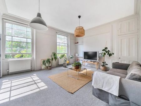 2 Bed Flat, Lewisham Way, SE4 - Photo 2