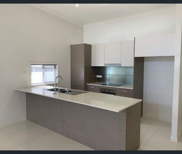 Modern Comfort in the Heart of Southport - Photo 6