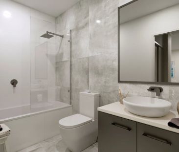 Modern Coastal Living – Spacious Apartment in Prime Location - Photo 6