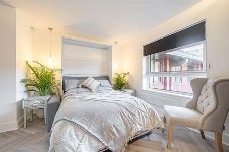 London Street, Basingstoke - Photo 2