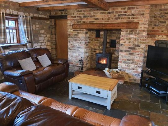 2 bedroom semi-detached house to rent - Photo 1