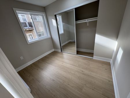 For Lease - 31 Huron Heights Drive, Newmarket, Ontario - Photo 3