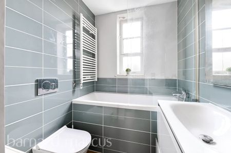 Vicarage Crescent, LONDON - Photo 5