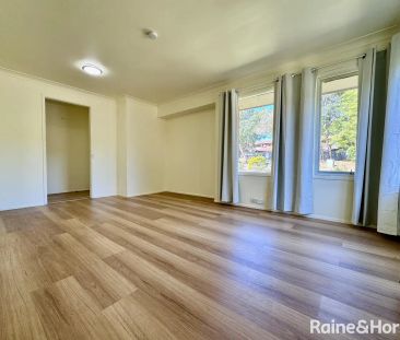 “Your Perfect Family Home Awaits” - Photo 5