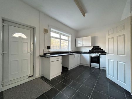 2 bed terraced house to rent in SR8 - Photo 2