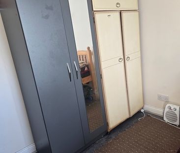 1 Bed Semi-Detached House, Prestwold Road, LE5 - Photo 1