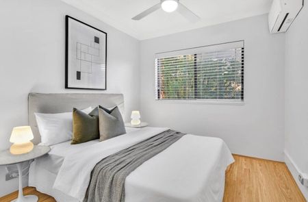 Pole position apartment with amazing finishes and private outlook - Photo 2