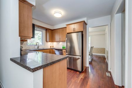 For Lease - 130 All Saints Crescent, Oakville, Ontario - Photo 4