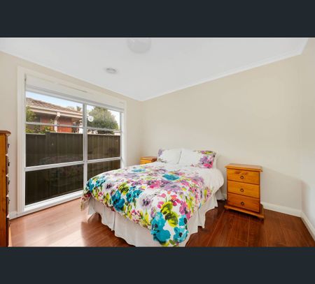 24 Flynn Crescent, Coolaroo, Vic 3048 - Photo 5