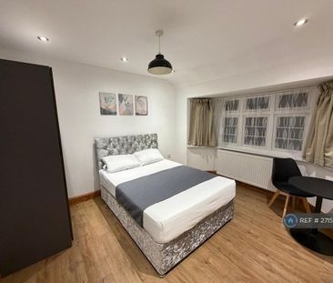 1 bedroom in a house share to rent - Photo 2