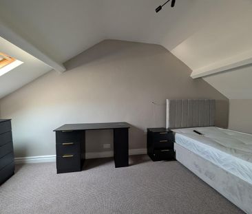 7 bedroom house of multiple occupation to rent - Photo 2