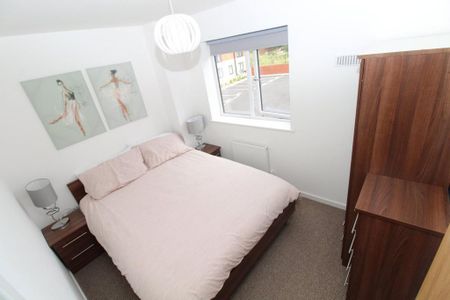 2 bedroom flat to rent - Photo 5