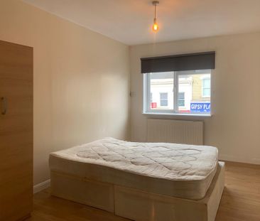 2 Bed Flat, Gipsy Road, SE27 - Photo 3