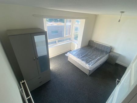 Room in a Shared Flat, Marston Way, SE19 - Photo 3