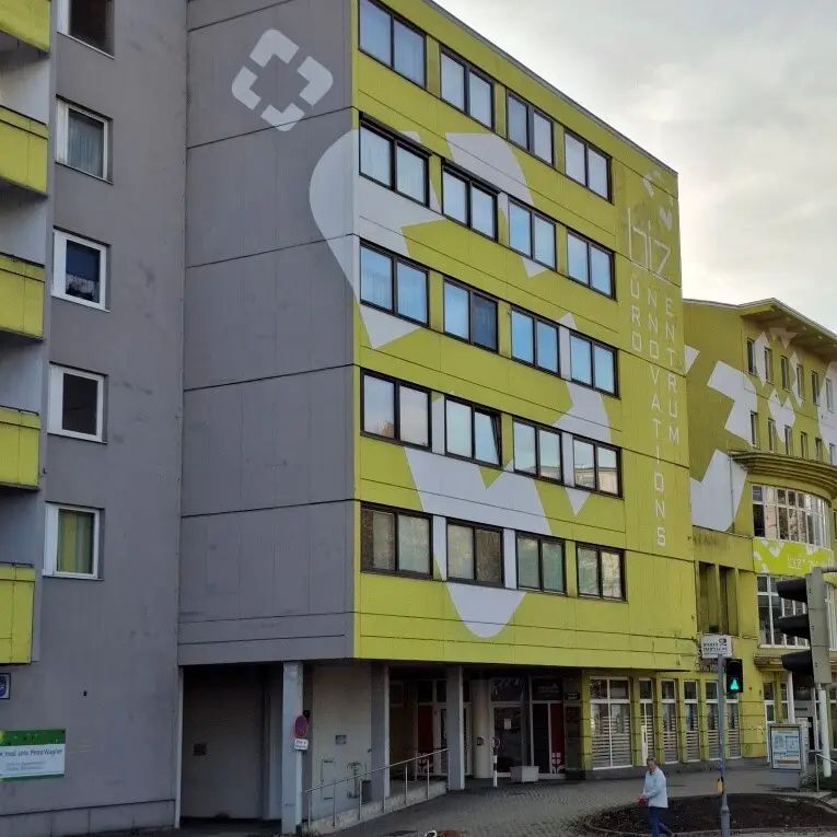 Möblierte 2-Zimmer-Wohnung mit Küchenblock im Zentrum von Kapfenberg zu mieten ! - Foto 1