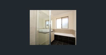 Spacious Family Home! - Photo 5