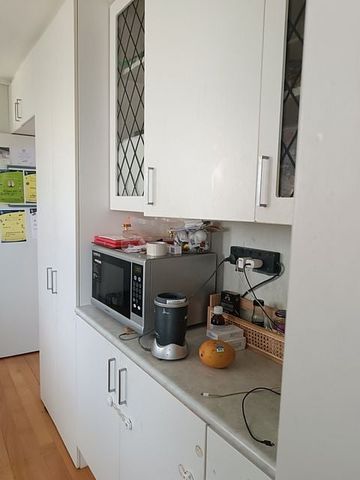 Renovated family home with spacious garden - Photo 5