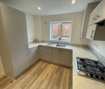 Iden Drive, Chichester - Photo 5
