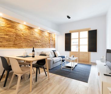 Stunning Two Bedroom Apartment Between Eixample And El Raval Neighb... - Photo 1