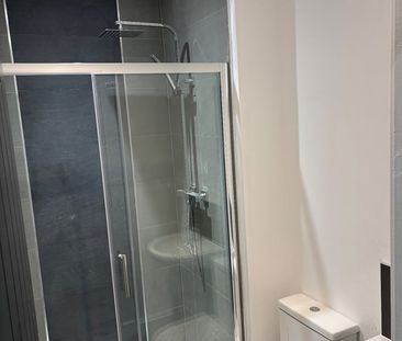 2 Bed Penthouse, Park Road South, CH43 - Photo 3