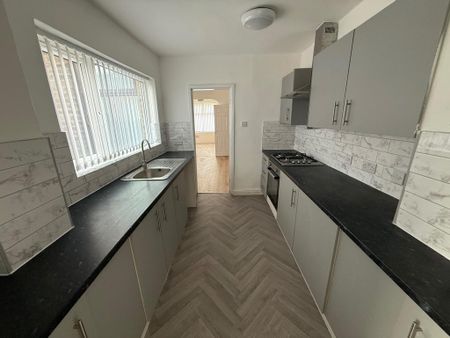 3 bedroom terraced house to rent - Photo 5