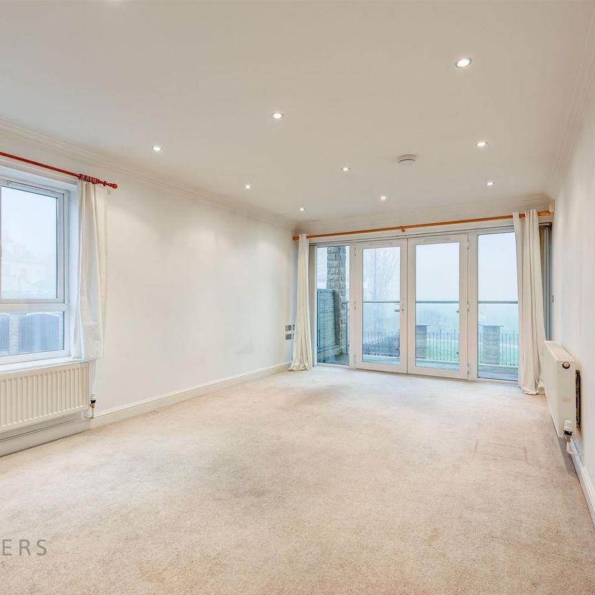 Northfield Court, Sheffield, Sheffield - Photo 1