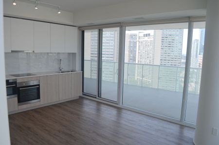 For Lease - 15 Queens Quay Unit# 2207, Toronto, Ontario - Photo 3