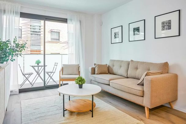 Carrer de Castelao, L'Hospitalet de Llobregat, Catalonia 08902 - Photo 1