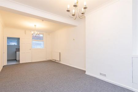 2 bed House - Mid Terrace To Let - Photo 2
