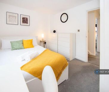 3 bedroom semi-detached house to rent - Photo 6