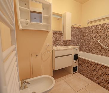 Location Appartement 2 pièces 47m² MONT ST AIGNAN 76130 - Photo 4