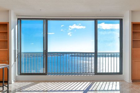For Lease - 33 Harbour Square Unit# 2825, Toronto, Ontario - Photo 2