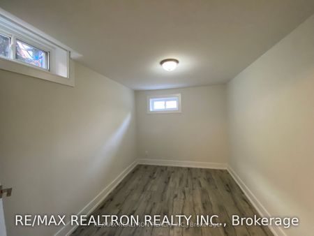 For Lease - 209 Hodgson Drive Unit# Bsmt, Newmarket, Ontario - Photo 4