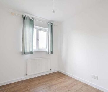 Jade Close, Beckton, E16 - Photo 5