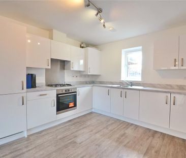 4 bedroom end of terrace house to rent - Photo 5