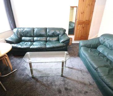4 bedroom terraced house to rent - Photo 1