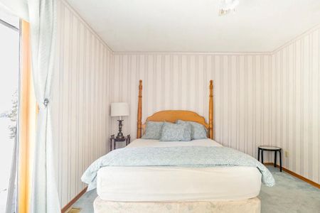 For Lease - 570 Phillip Street, Gravenhurst, Ontario - Photo 2