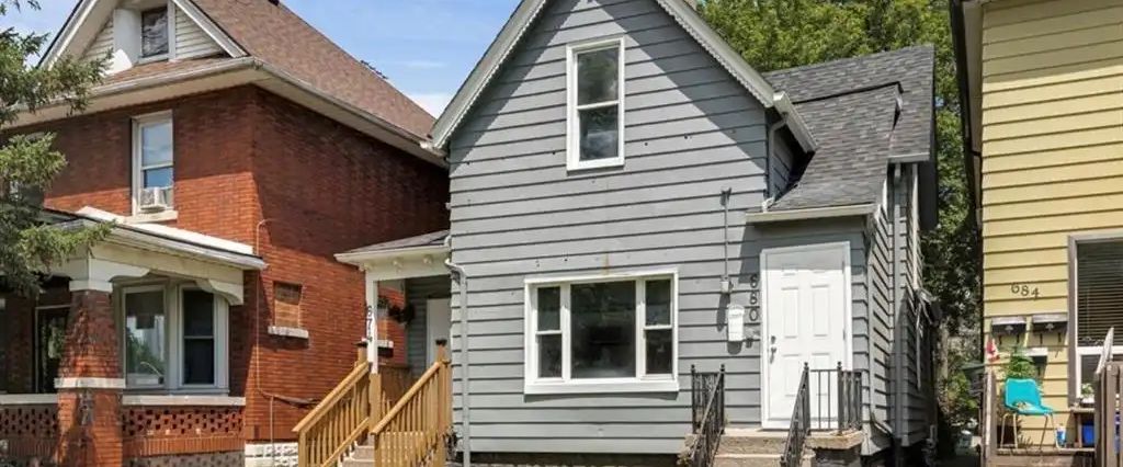 680 LINCOLN Unit# MAIN UNIT — 1 Bedroom - Photo 1