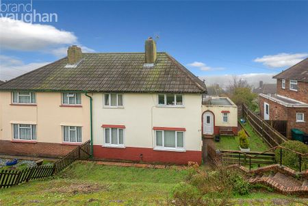 4 bedroom semi-detached house to rent - Photo 2