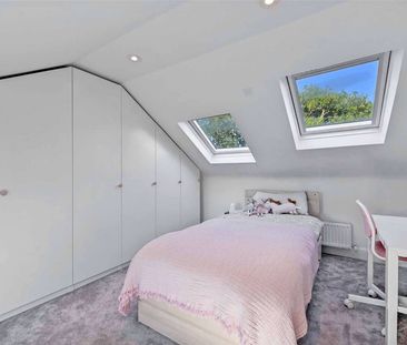 A beautifully presented period home with flexible accommodation and... - Photo 3