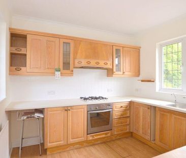 2 bedroom maisonette to rent - Photo 4