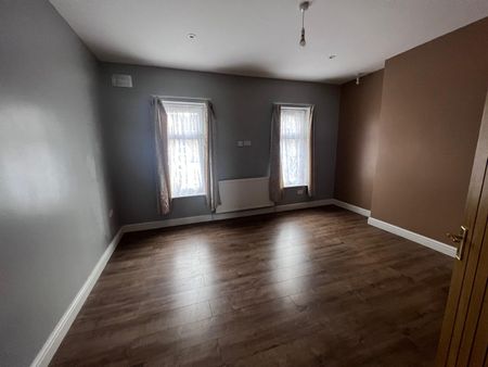 2 Bed Terraced House, Abbots Road, E6 - Photo 4