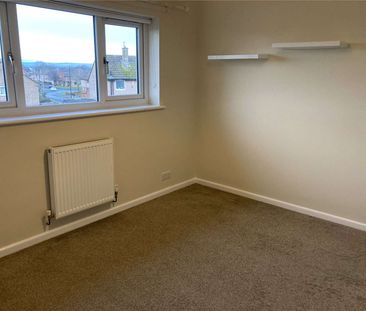 Two bedroom mid-terrace property found in good order throughout. - Photo 2