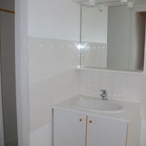 Location Appartement 2 pièces 28m² - Photo 2