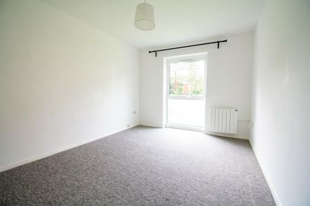 2 bedroom flat to rent - Photo 2