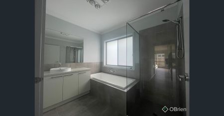 Modern Family Home in Heuton Place - Photo 2