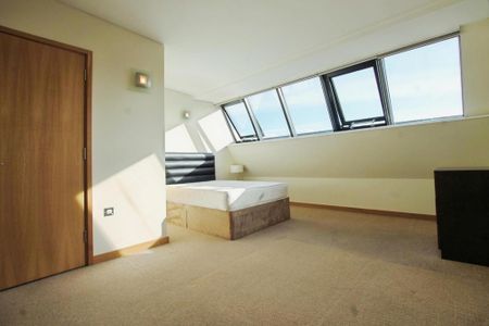 3 bedroom flat to rent - Photo 5